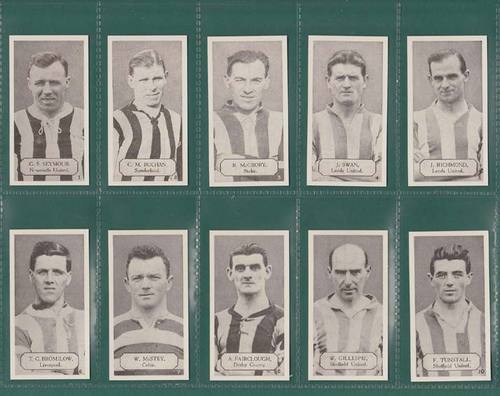 Nostalgia Classics - Set Of 50 - Lacey's Chewing Gum ' Footballers ' Cards